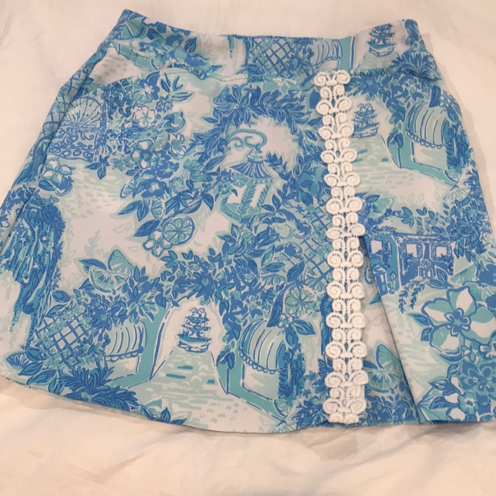 Luxeletic skort. EUC. Toile print.